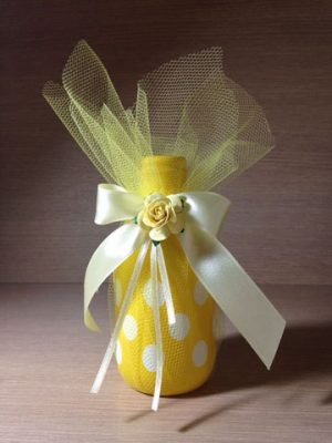 botellas decoradas con globos amarillo