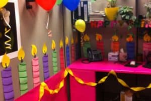 decoracion de oficina para cumpleaños de adultos con globos