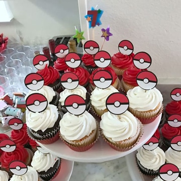 cumpleaños tematico pokemon cupcake