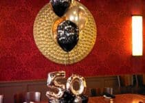 una decoracion de globos para 50 años original