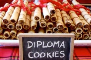 decoracion para graduacion de preescolar diploma chocolate
