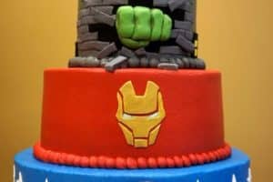 tortas decoradas de superheroes de fondant