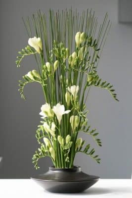 arreglos florales blancos sencillo