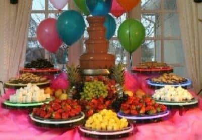 mesas de frutas para 15 años con variedad