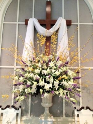 arreglos para altares de santos con flores