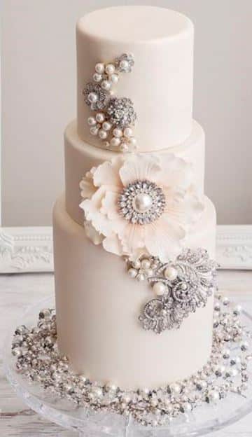 diseños de pasteles para boda con perlas