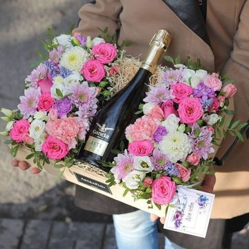 Hermosos y majestuosos arreglos de flores de cumpleaños