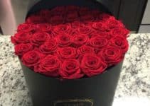 distinguidos arreglos florales con rosas rojas