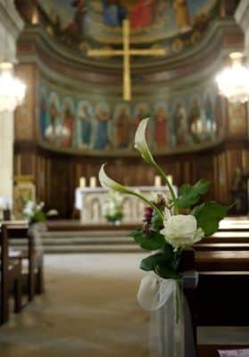 arreglos florales para boda religiosa sencilla