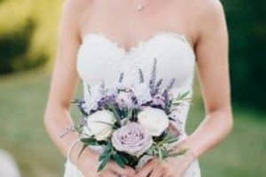 bouquet de novia pequeños con flores de lavanda