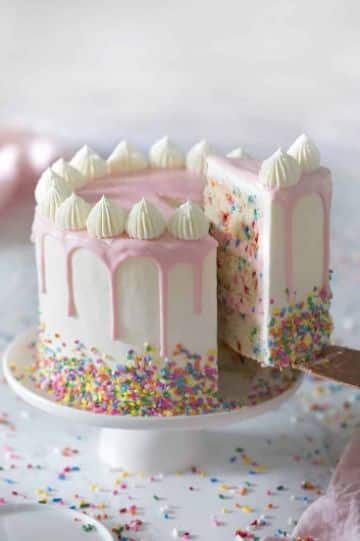decoracion de tortas de cumpleaños para mujeres con crema