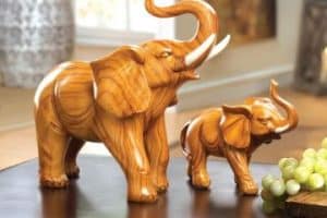 adornos de elefantes en la casa en la sala