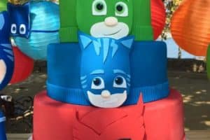 decoracion de heroes en pijamas torta