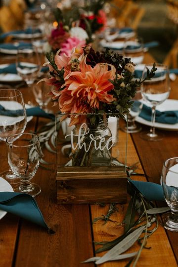 mesas decoradas para matrimonio de muchos invitados
