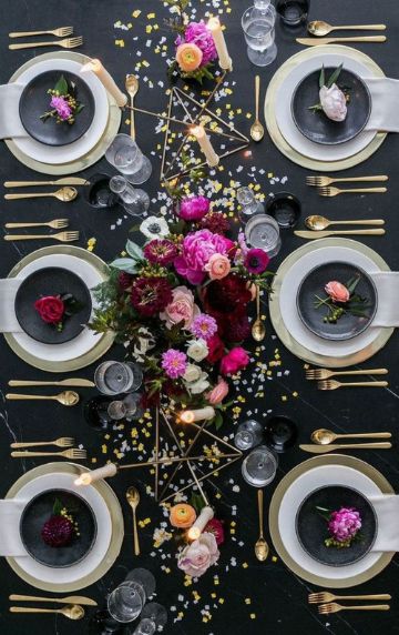 decoracion de mesa para 15 años con flores