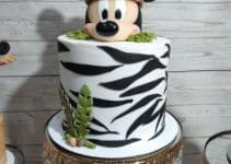 4 hermosas tortas de mickey safari para cumpleaños de chicos