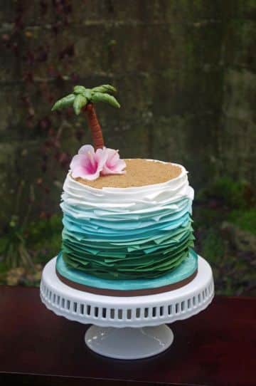 torta de cumpleaños en la playa para adultos