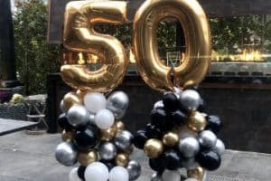 decoracion con globos para hombres de 50