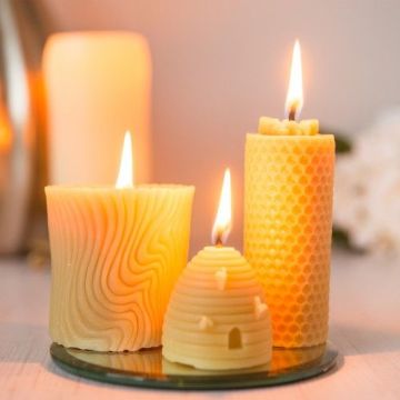 velas decoradas con liston para decorar