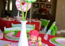 4 hermosos centro de mesa de frutillita para fiestas infantiles