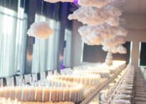 4 centros de mesa con nube y rosas para matrimonios