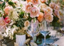 4 estilos de centros de mesa rosa con dorado