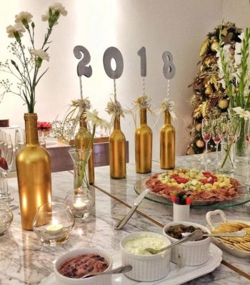 centros de mesa para ano nuevo con botellas