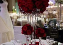 4 delicados centros de mesa con esferas florales para bodas
