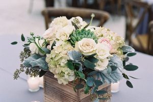 centros de mesa con rosas para matrimonios