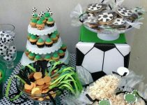 decoración mesa de dulces de futbol para niños de 5 años