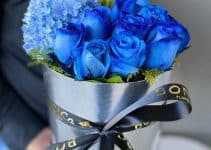 bonito arreglo de flores azules para bodas 2023