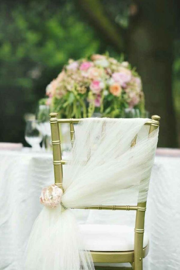 sillas decoradas para bodas tul