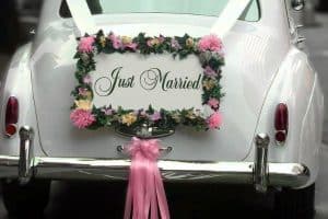 3 tipos de carros decorados para boda para la llegada