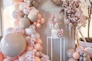ideas en decoración con flores y globos para 3 fiestas