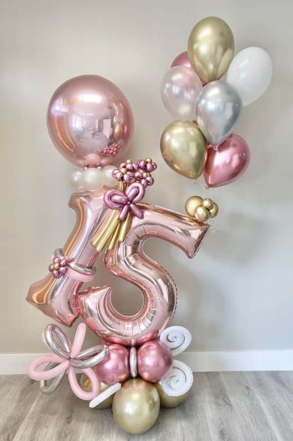 decoración con globos para 15 esculturas