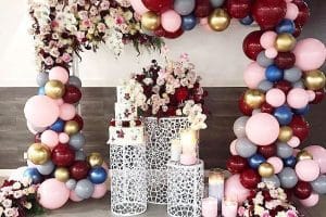 creativa decoración con globos para 15 años y bodas