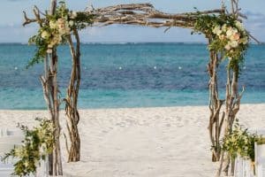 decoración bodas de playa marcos