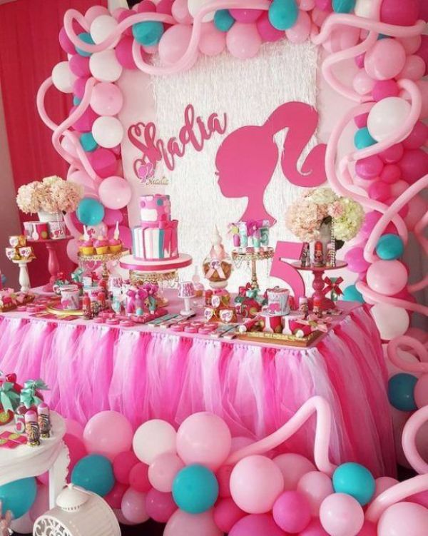 fiesta de barbie para adultos mesa de dulces