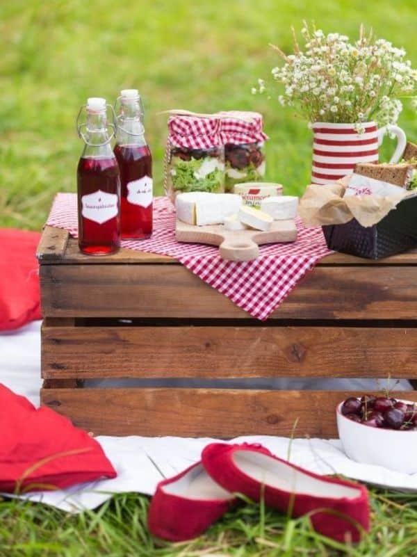 picnic de cumpleaños para adultos arreglos de mesa
